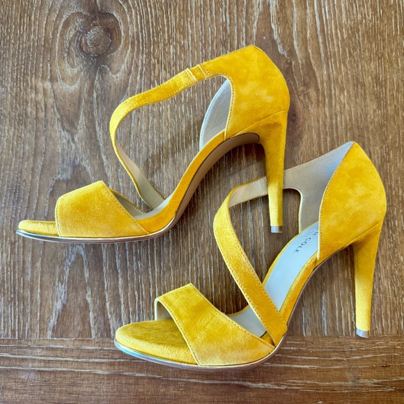 Mustard yellow suede Kenneth Cole NY heels 8.5M - Picture 5 of 11